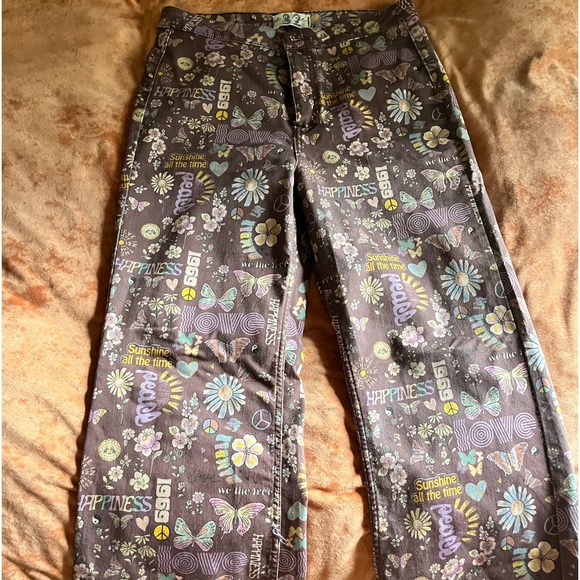RARE 💕💕💕💕FREE PEOPLE PEACE LOVE AND HAPPINESS PANTS